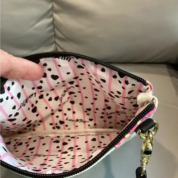 Luv Betsy by Betsy Johnson Crossbody Bag with Black Strap - Picture 4 of 5